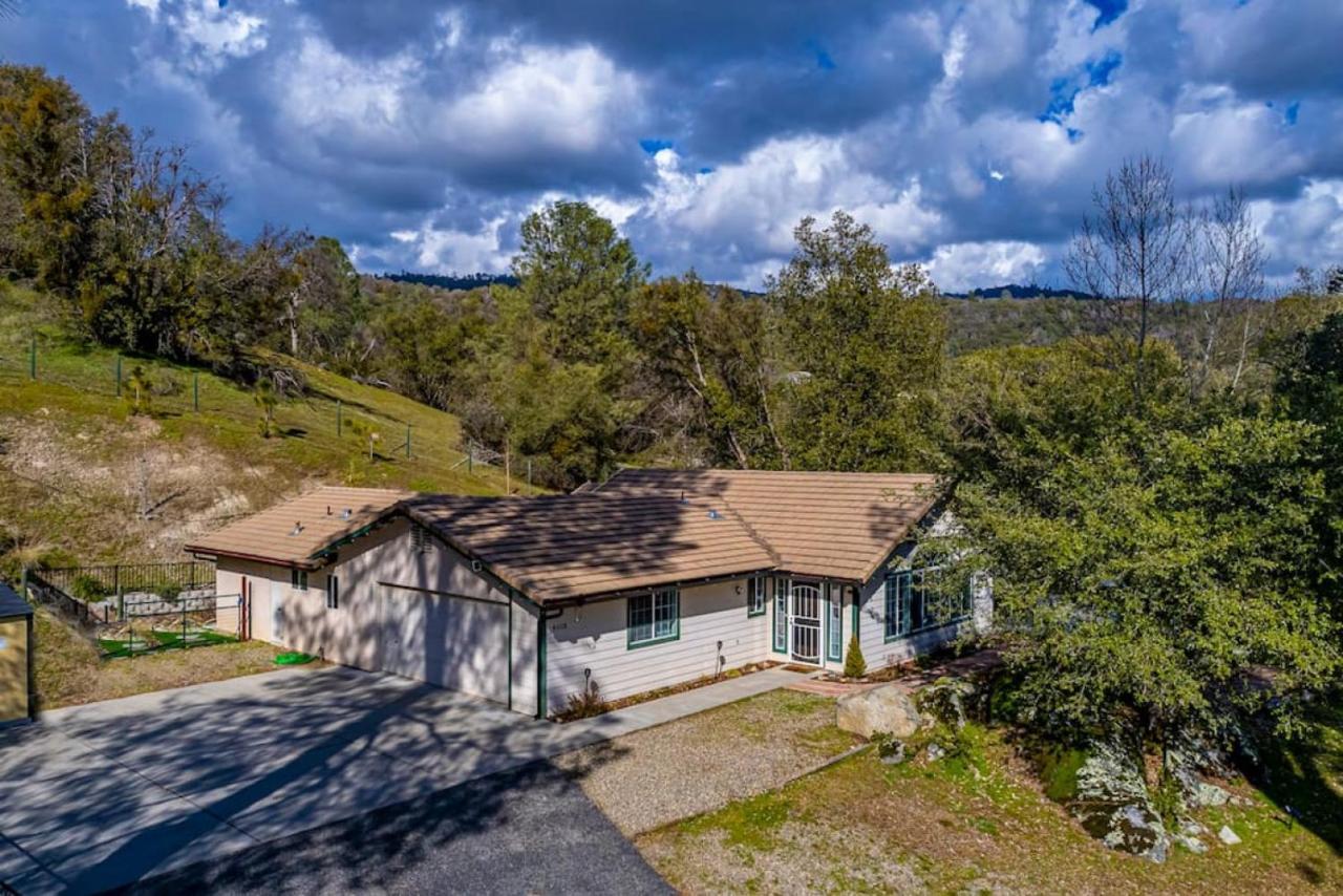 Mystic Mountain Villa, 14 Miles From Yosemite Oakhurst Exteriör bild